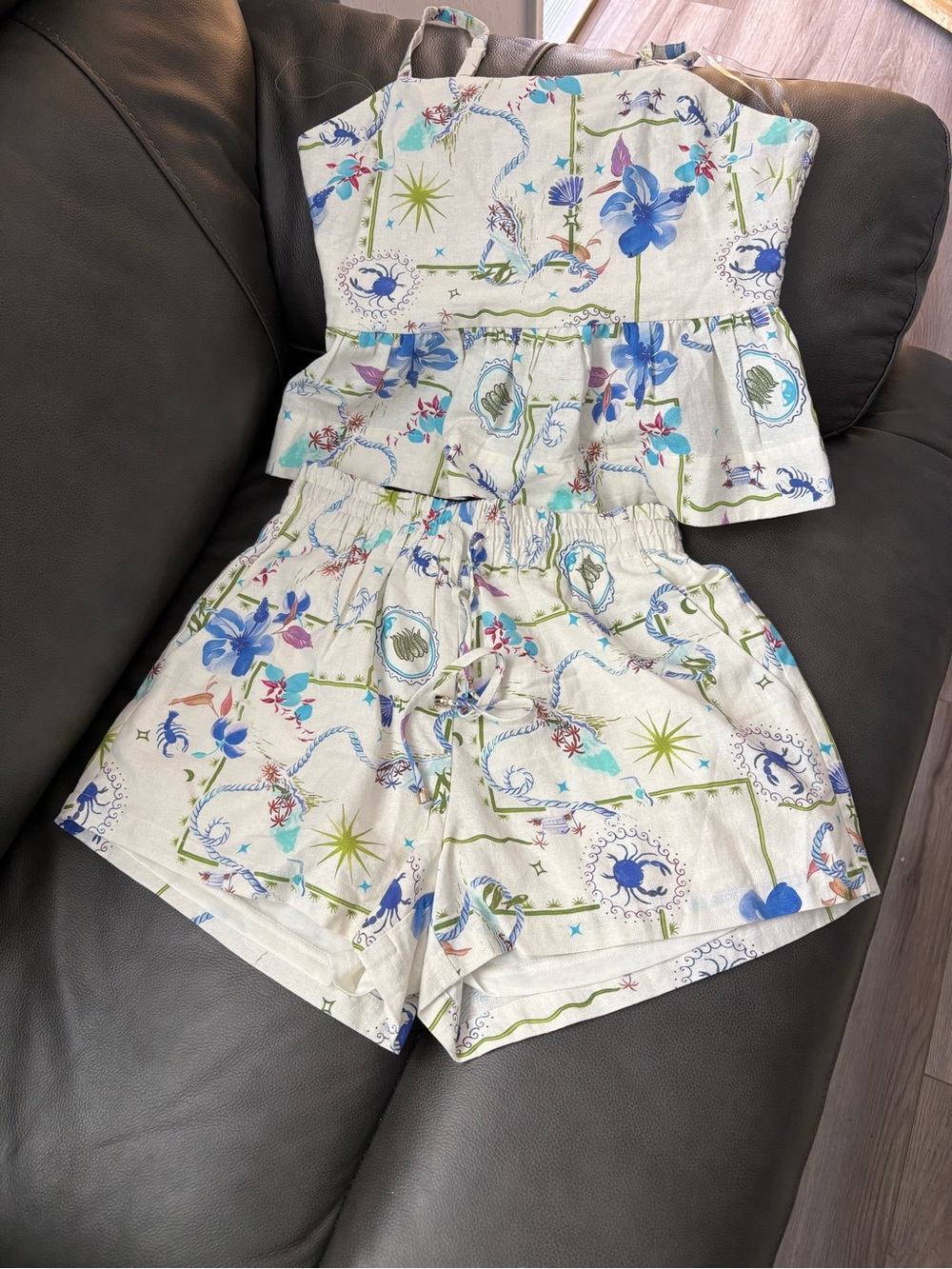 ❤️ New entro Cream High-Waist Printed Set Shorts with Blue & Green Floral Motif